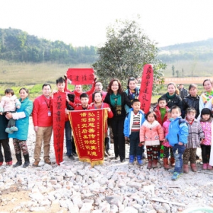 沃尔玛“社区活动中心”支持灾后重建